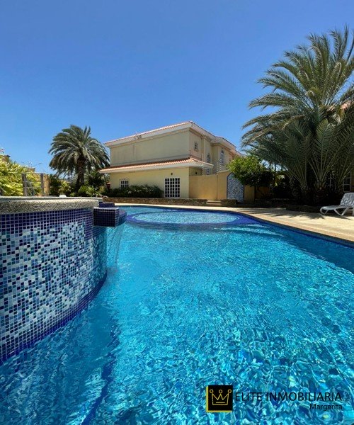 Moderno Town House en venta Sabanamar Isla de Margarita